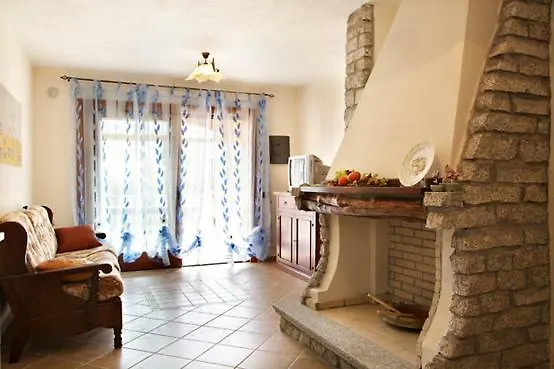 Villa Pascoli Domus De Maria 0*,  İtalya
